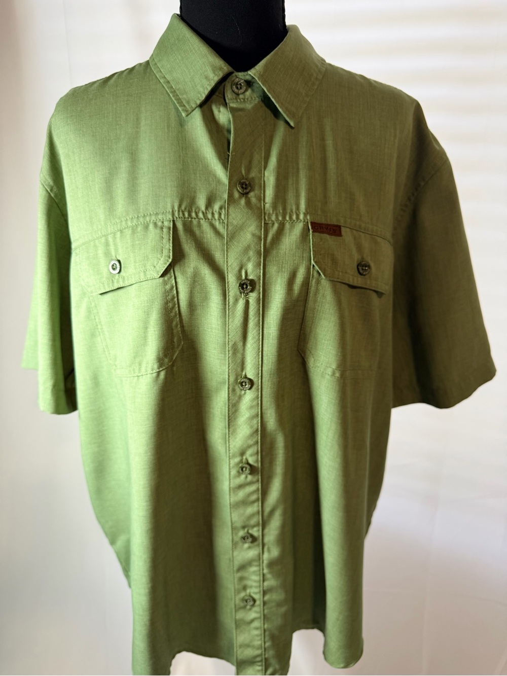 Orvis Men's Short-Sleeve Button-Down Shirt in Olive Green
